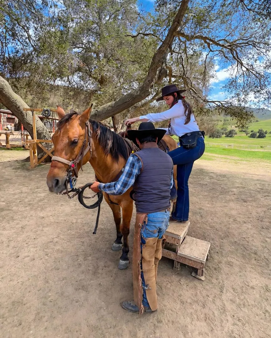 ACOMODO SOBRE TU CABALLO